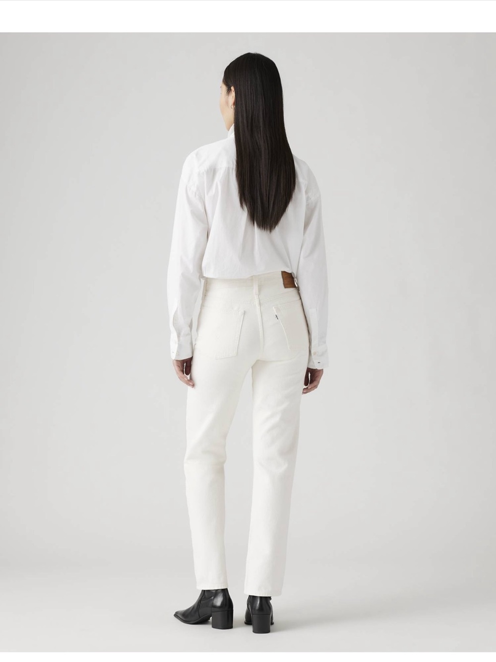 Levi’s Wedgie Straight Ankle Jeans in White - Picture 6 of 10